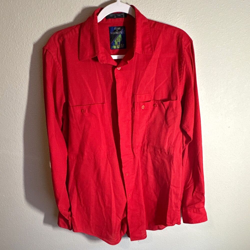 Van Heusen Gear Men’s Button Up Shirt Size M Red Solid Long Sleeve Pockets